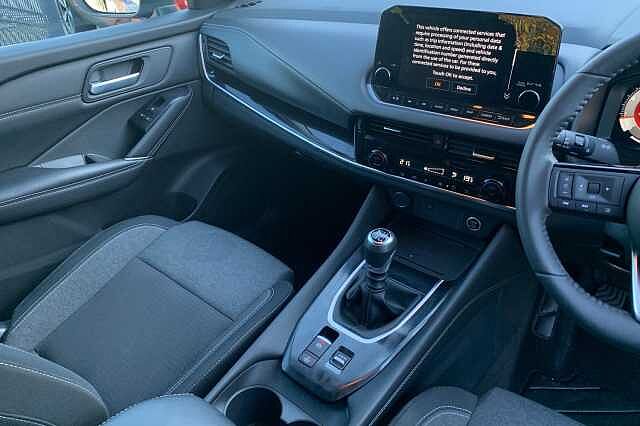 Nissan Qashqai 1.3 DiG-T MH Premiere Edition 5dr