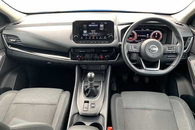 Nissan Qashqai 1.3 DiG-T MH N-Connecta [Glass Roof] 5dr