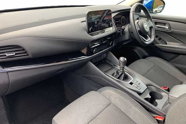 Nissan Qashqai 1.3 DiG-T MH N-Connecta [Glass Roof] 5dr