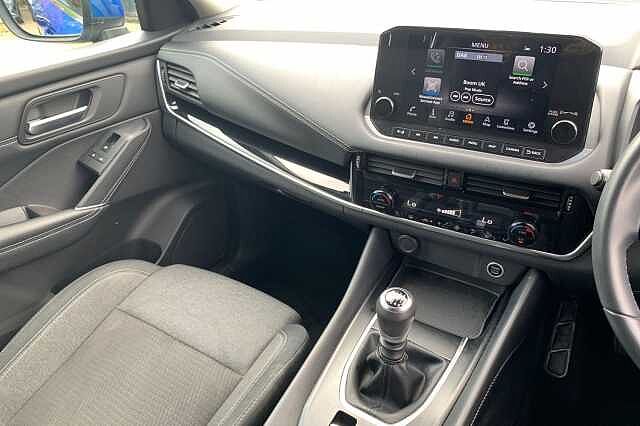 Nissan Qashqai 1.3 DiG-T MH N-Connecta [Glass Roof] 5dr