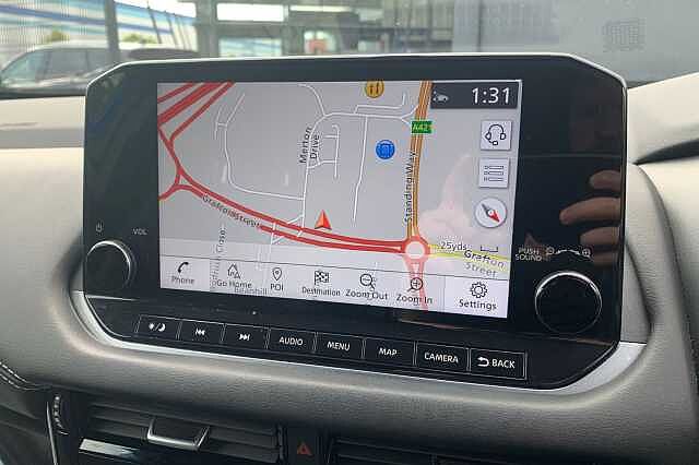 Nissan Qashqai 1.3 DiG-T MH N-Connecta [Glass Roof] 5dr