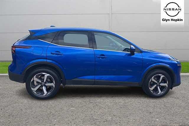 Nissan Qashqai 1.3 DiG-T MH N-Connecta [Glass Roof] 5dr