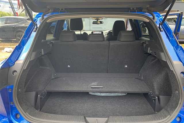 Nissan Qashqai 1.3 DiG-T MH N-Connecta [Glass Roof] 5dr