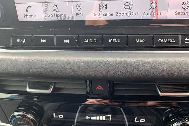 Nissan Qashqai 1.3 DiG-T MH N-Connecta [Glass Roof] 5dr