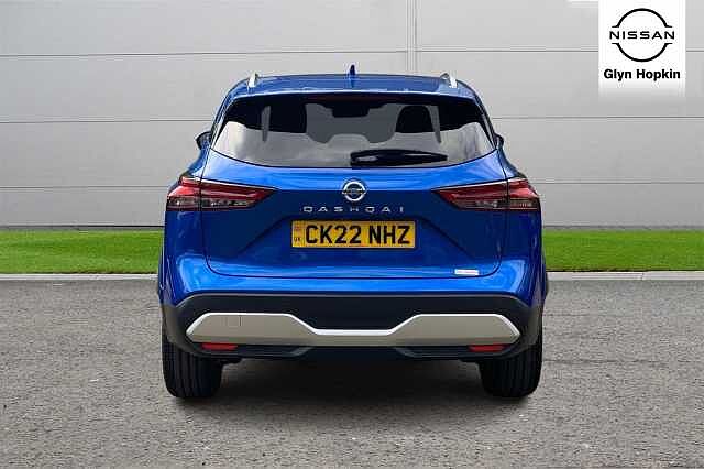 Nissan Qashqai 1.3 DiG-T MH N-Connecta [Glass Roof] 5dr