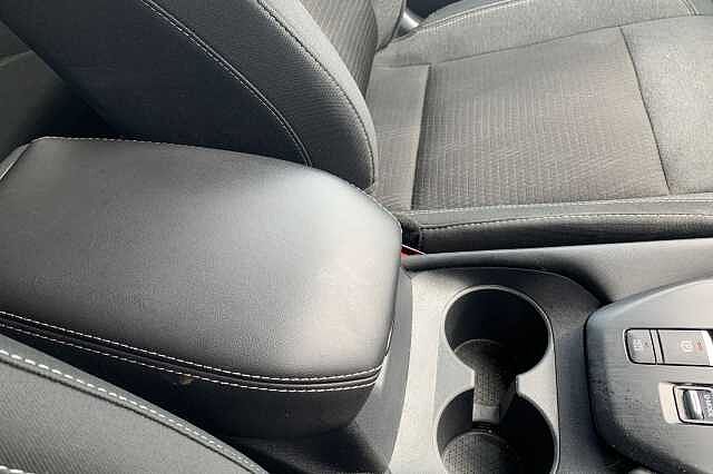 Nissan Qashqai 1.3 DiG-T MH N-Connecta [Glass Roof] 5dr