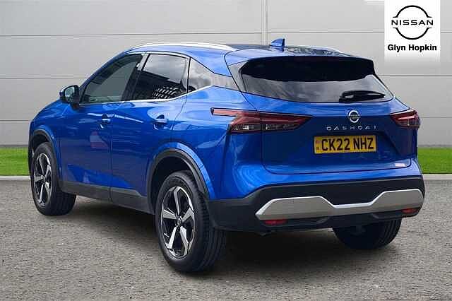 Nissan Qashqai 1.3 DiG-T MH N-Connecta [Glass Roof] 5dr