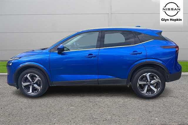 Nissan Qashqai 1.3 DiG-T MH N-Connecta [Glass Roof] 5dr